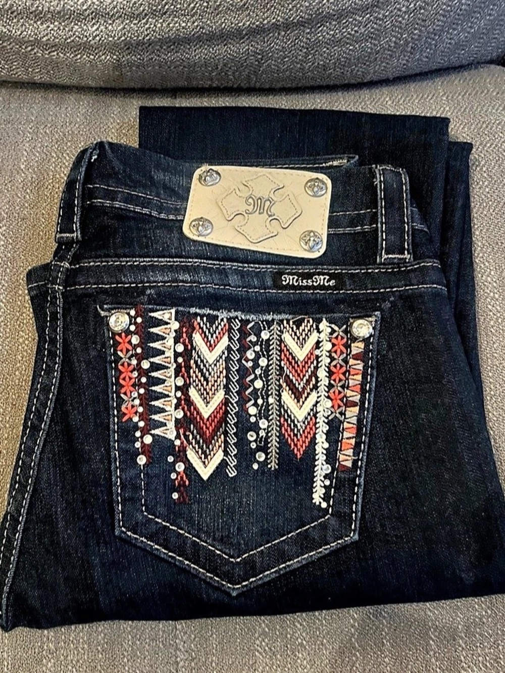 Miss Me Easy Skinny Mid-Rise Jeans Embellished Mid-Rise Jeans Waist 29 NWT